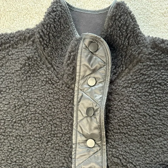 NWOT Athleta Warm Cozy Sherpa Quarter Snap Sweatshirt Pullover Black with Quilt - Picture 5 of 16